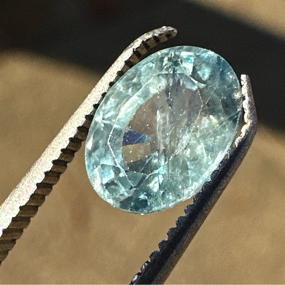 Top colour 1.95 carat natural sapphire gemstone heated - Picture 14 of 17